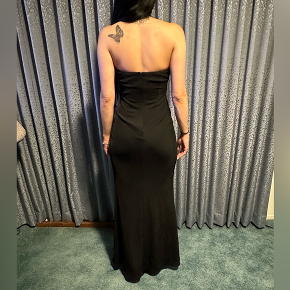 Black halter prom / evening dress - Picture 4 of 5